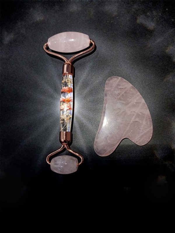 Rose Quartz Jade Roller With Flowers And Gua Sha Stone